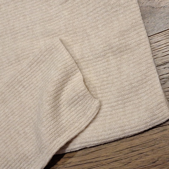 [S/M] H & M big cowlneck or off shoulder - Picture 4 of 6